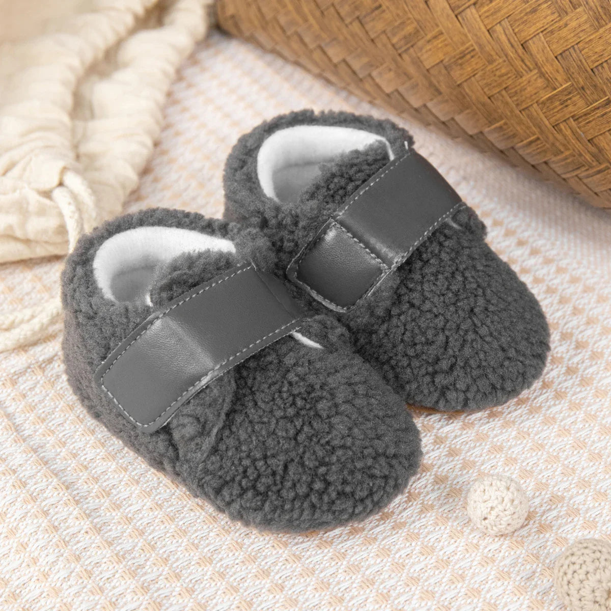 Fleece Strap Shoes