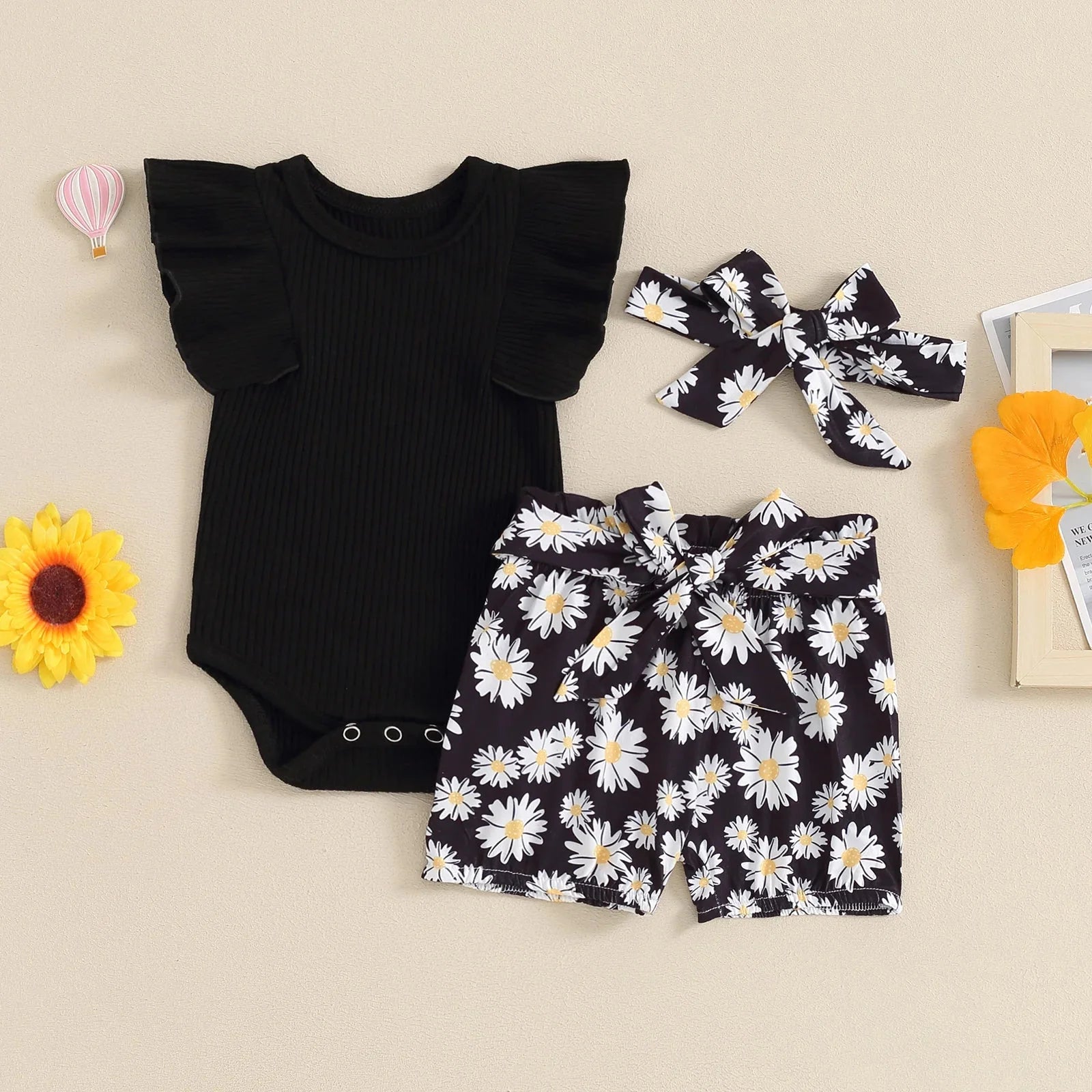 Ribbed Ruffles Daisy Shorts Outfit