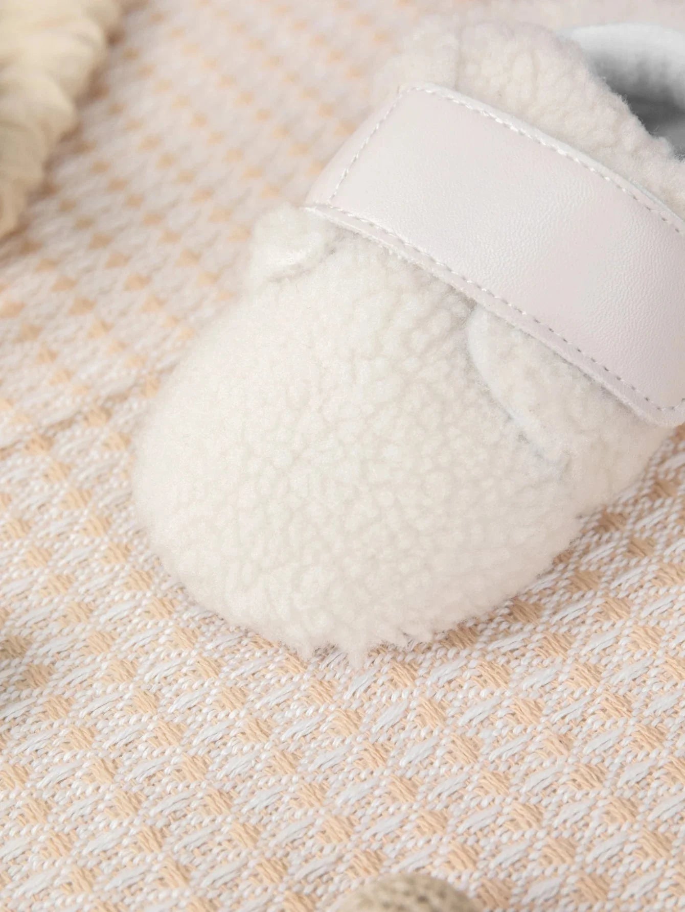 Fleece Strap Shoes