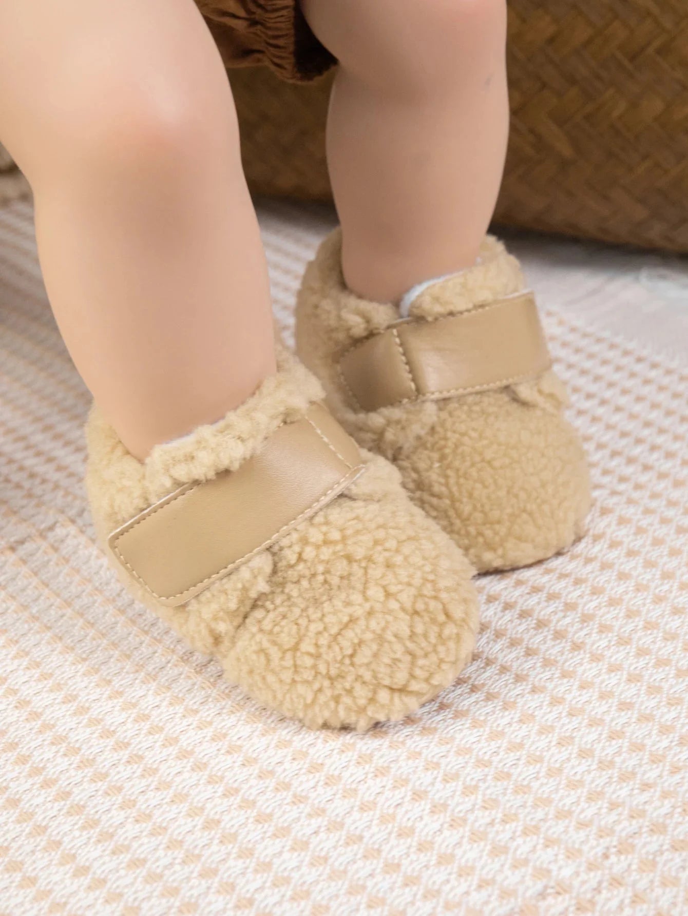 Fleece Strap Shoes