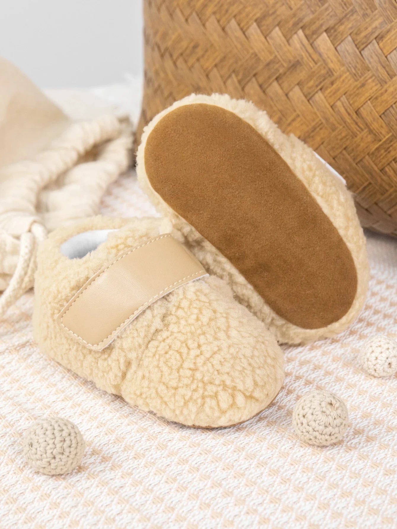 Fleece Strap Shoes