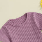 T-shirt & Daisy Overalls Outfit