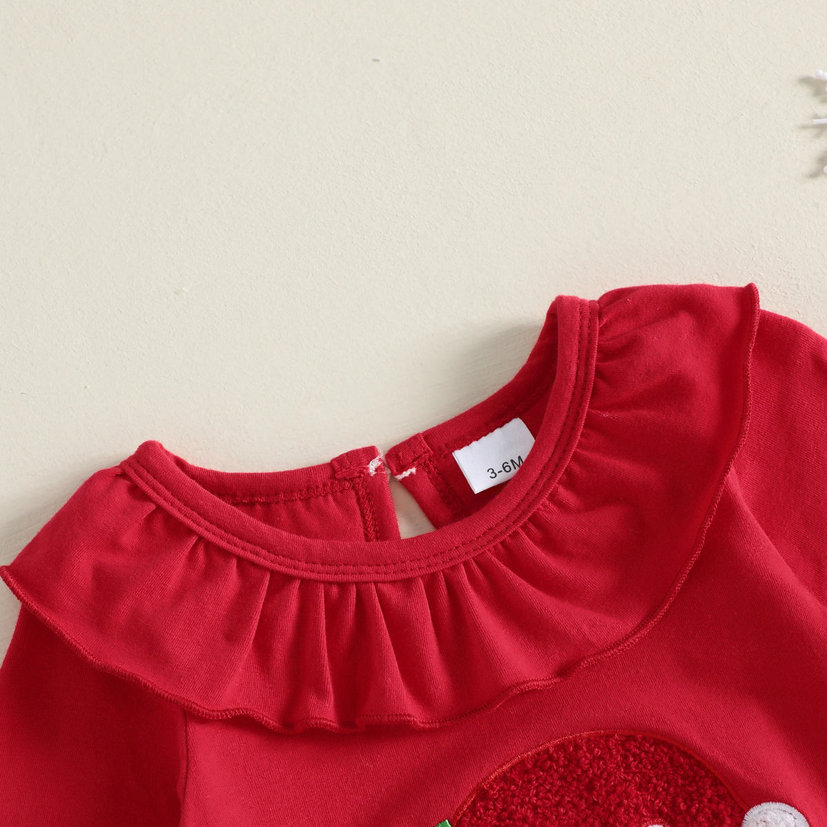 Baby Girl "Santa Baby" Christmas Romper – Long Sleeve Ruffle Collar Bodysuit with Lace Hem & Bows (0–18M)